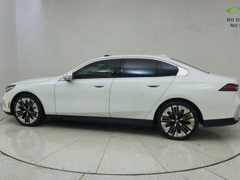 Used 2025 BMW 530i RWD image 69