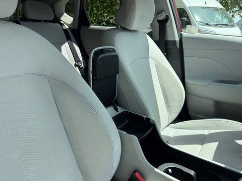 Used 2025 Hyundai Kona SEL FWD image 39