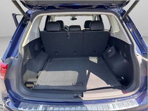 Used 2024 Volkswagen Tiguan Wolfsburg Edition image 11