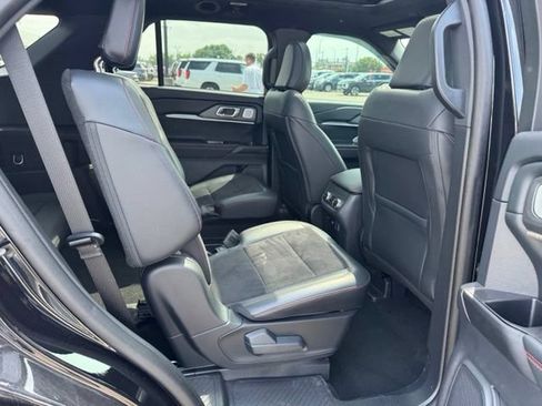 Used 2025 Ford Explorer ST AWD/4WD image 13