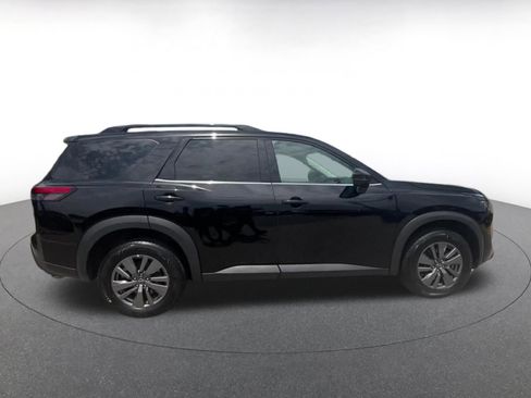 Used 2025 Nissan Pathfinder SV AWD/4WD image 16