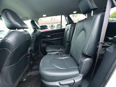 Used 2024 Toyota Grand Highlander FWD image 32