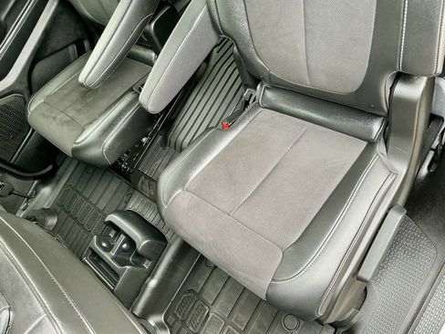 Used 2024 Jeep Grand Cherokee L Altitude image 31