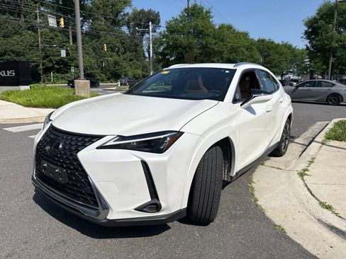 Used 2024 Lexus UX 250h AWD w/ Premium Package image 3