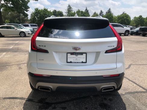 Used 2023 Cadillac XT4 Premium Luxury w/ Technology Package AWD/4WD image 4