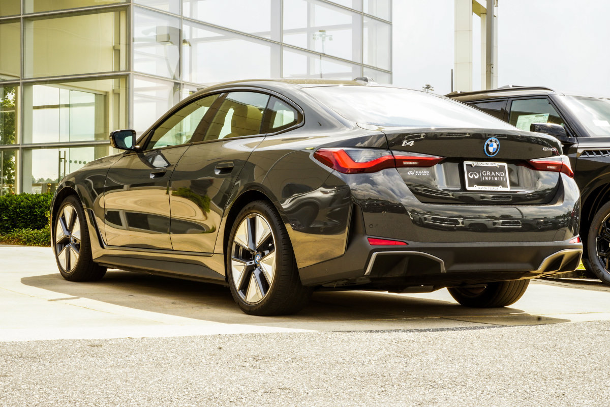 Used 2023 BMW i4 eDrive35 RWD image 10