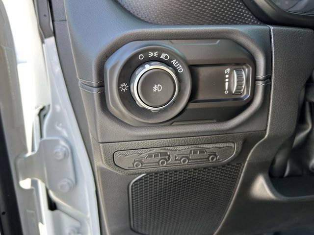 Used 2026 Jeep Wrangler Unlimited Rubicon AWD/4WD image 19