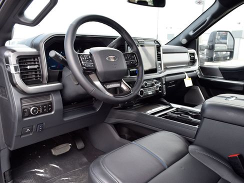 New 2026 Ford F250 Platinum AWD/4WD image 16