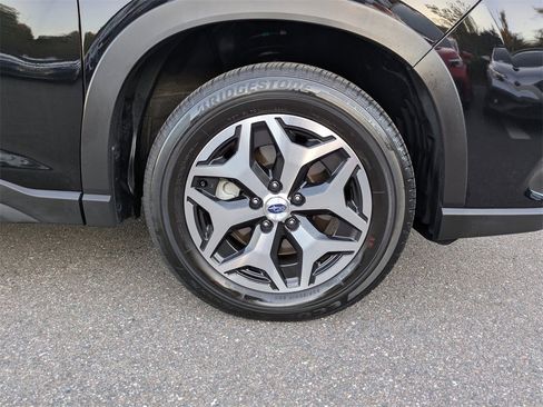 Certified 2023 Subaru Forester Premium w/ Popular Package #2 image 11