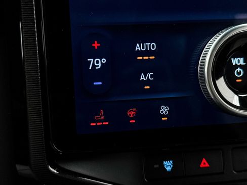 Used 2023 Ford F150 Lightning Platinum image 29