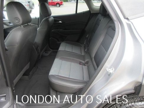 Used 2026 Chevrolet Trax LT FWD image 14