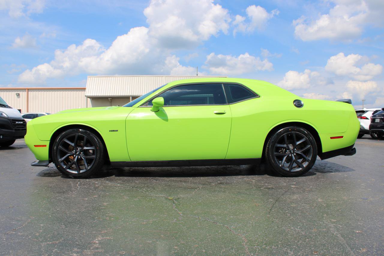 Used 2019 Dodge Challenger R/T w/ Blacktop Package RWD image 11
