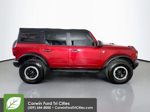 Used 2021 Ford Bronco Base w/ Sasquatch Package image 18