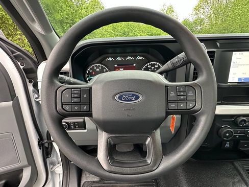 New 2026 Ford F350 XL w/ XL Chrome Package RWD image 7