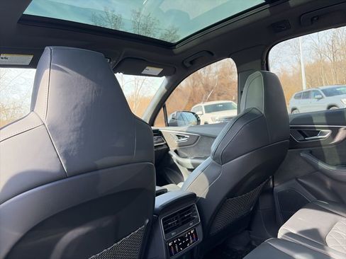Used 2022 Audi SQ7 Premium Plus image 27