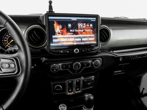 Used 2019 Jeep Wrangler Sport AWD/4WD image 22