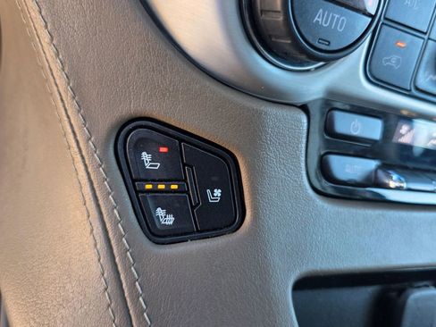 Used 2018 GMC Yukon SLT w/ Premium Edition AWD/4WD image 20