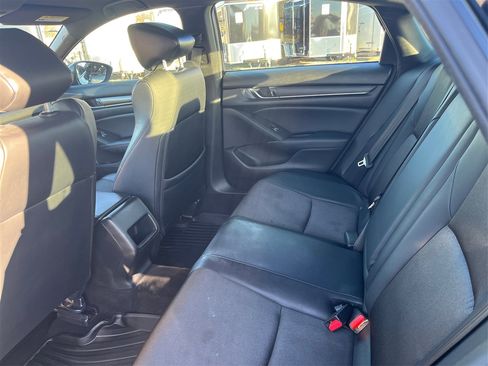 Used 2018 Honda Accord Sport image 10
