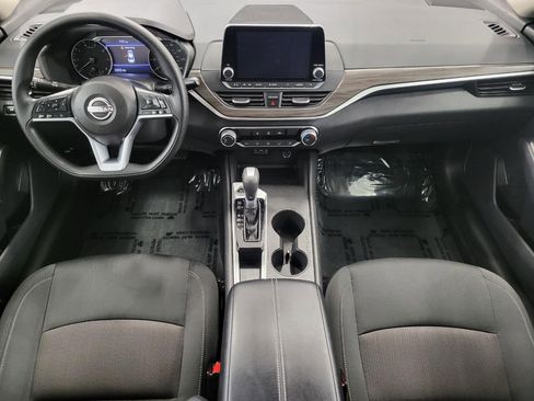 Used 2025 Nissan Altima 2.5 SV image 6