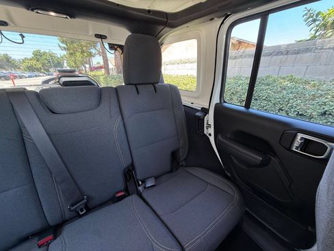 Used 2025 Jeep Wrangler Unlimited Sport AWD/4WD image 29