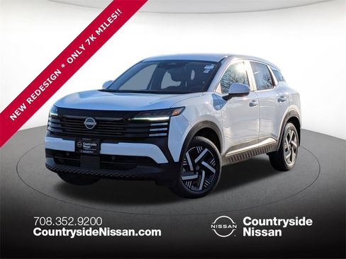 Used 2025 Nissan Kicks SV image 1