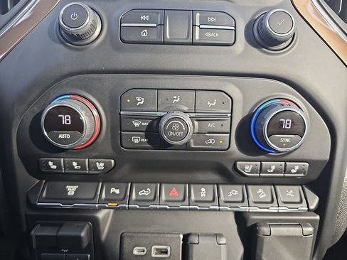 Used 2022 Chevrolet Silverado 2500 High Country image 20