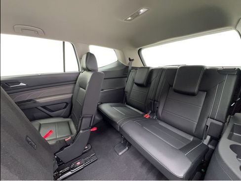 Used 2021 Volkswagen Atlas SE w/ Towing Package FWD image 24