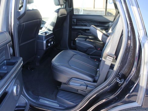 Used 2023 Ford Expedition Platinum image 19