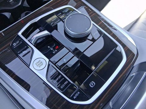 Used 2026 BMW X5 sDrive40i image 17