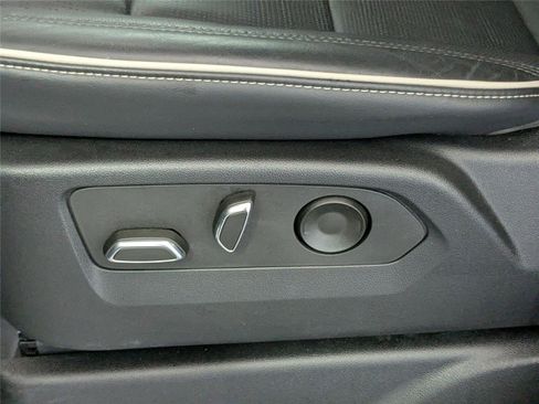 Used 2023 Cadillac Escalade ESV Premium Luxury image 14