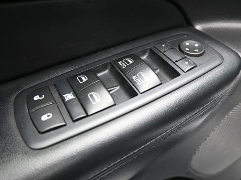 Used 2017 Jeep Grand Cherokee Laredo AWD/4WD image 11