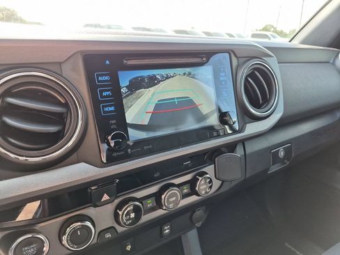 Used 2017 Toyota Tacoma TRD Sport w/ Tow Package (A/T) AWD/4WD image 29