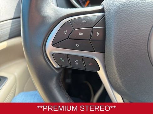 Used 2021 Jeep Grand Cherokee Laredo image 14