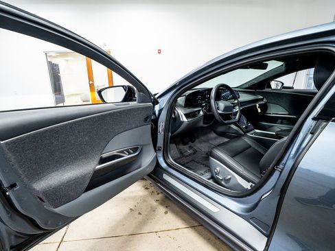 Used 2024 Lucid Air Pure image 31