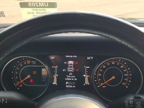 Used 2018 Jeep Wrangler Unlimited Sahara w/ Uconnect 4C Nav & Sound Group AWD/4WD image 15