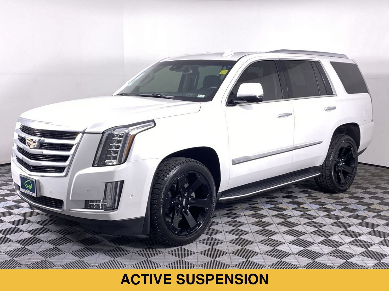 Used 2017 Cadillac Escalade Luxury AWD/4WD image 19