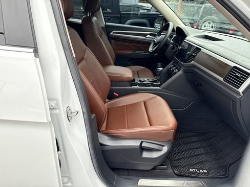 Used 2023 Volkswagen Atlas SE image 11