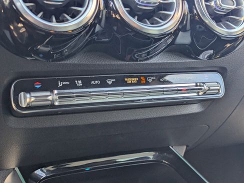 Used 2021 Mercedes-Benz GLB 35 AMG AMG GLB 35 image 27