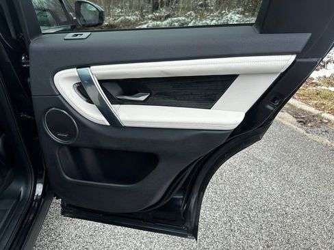 Used 2023 Land Rover Discovery Sport SE R-Dynamic image 18