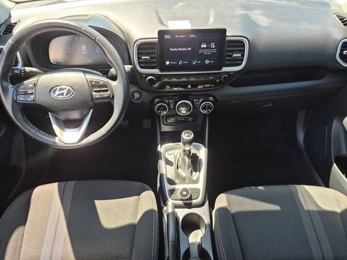 Used 2025 Hyundai Venue SEL FWD image 26