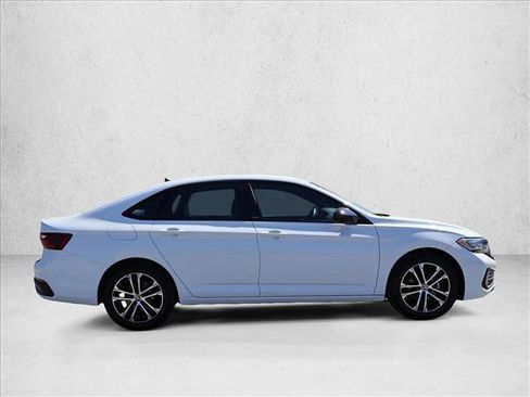 Used 2024 Volkswagen Jetta Sport FWD image 4