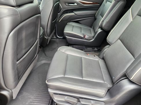 Used 2023 Cadillac Escalade ESV Premium Luxury AWD/4WD image 32