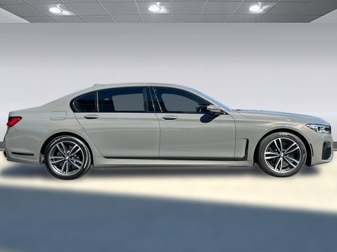 Used 2021 BMW 750i xDrive w/ Executive Package AWD/4WD image 8