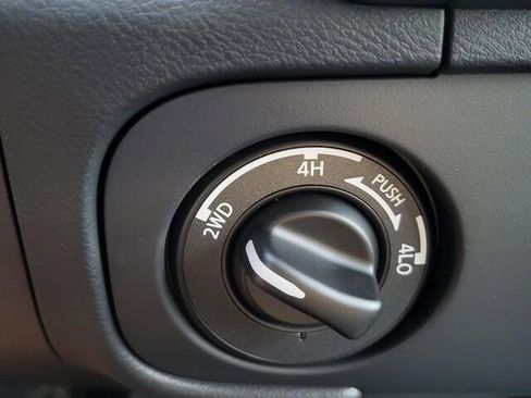 New 2026 Nissan Frontier SV w/ Tow Package image 17