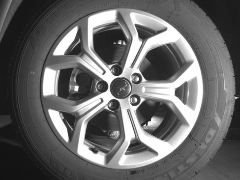 Used 2025 Jeep Compass Latitude image 14