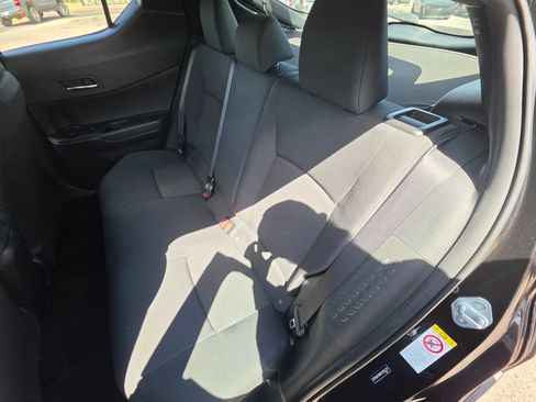 Used 2018 Toyota C-HR XLE FWD image 14