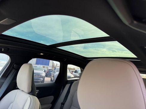 New 2026 Volvo XC60 B5 Plus w/ Protection Package Premier image 7