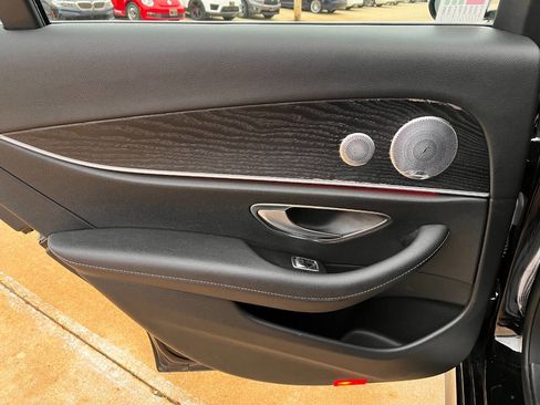 Used 2019 Mercedes-Benz E 300 4MATIC image 18