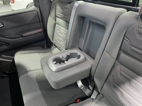 Used 2025 Nissan Frontier PRO-4X image 16