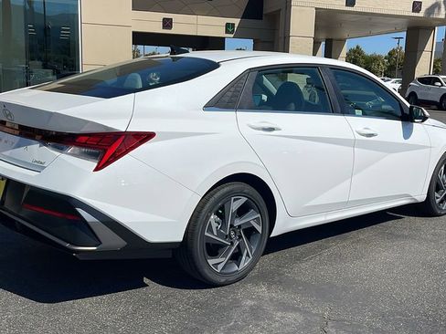 New 2025 Hyundai Elantra Limited image 7